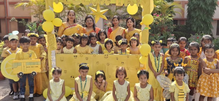 Bokaro News: बोकारो पब्लिक स्कूल के विद्यार्थियों ने मनाया येलो डे