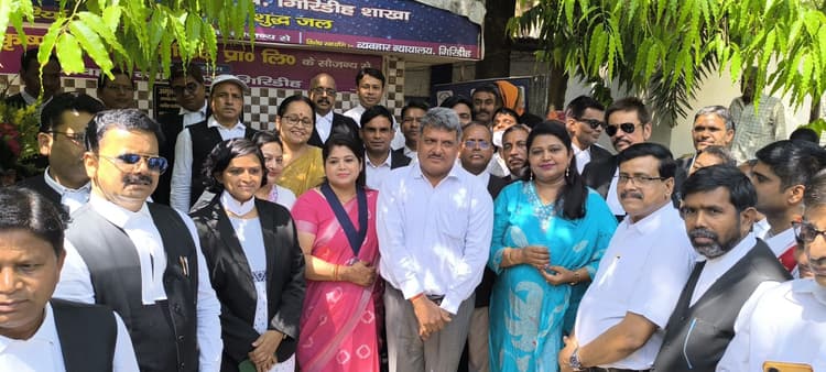 Giridih News : इनर व्हील क्लब ऑफ गिरिडीह सनशाइन ने लगाया वाटर कूलर