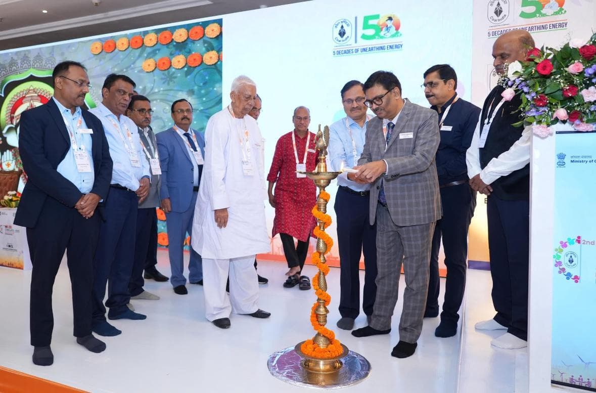 Dhanbad News : कार्यबल का स्वास्थ्य, कल्याण और सुरक्षा सर्वोपरि : पीएम प्रसाद