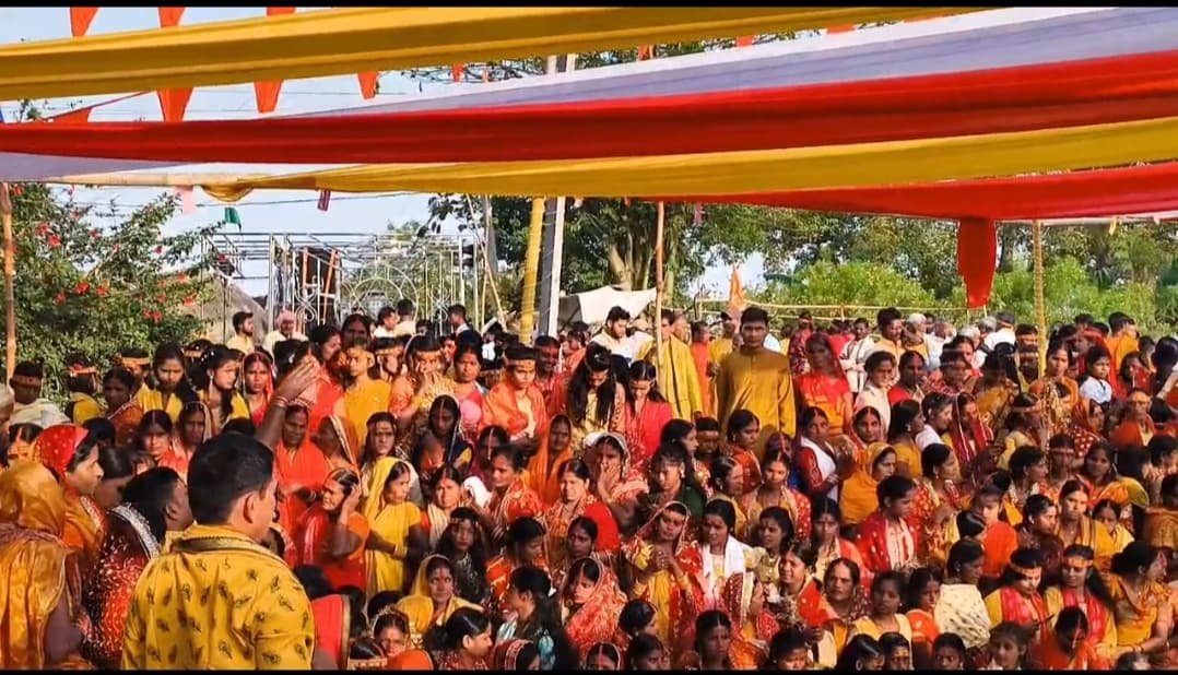 यज्ञ को लेकर निकाली गयी भव्य कलशयात्रा