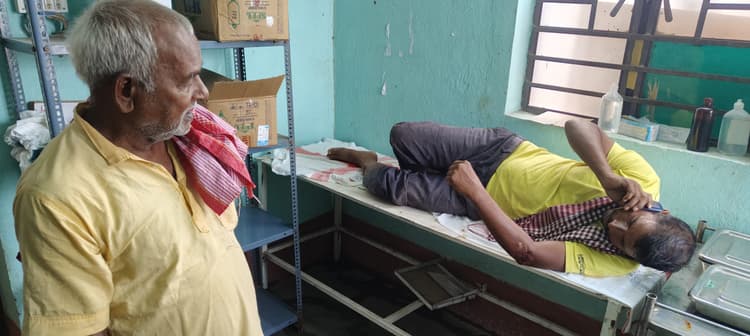 सड़क दुर्घटना में दो घायल