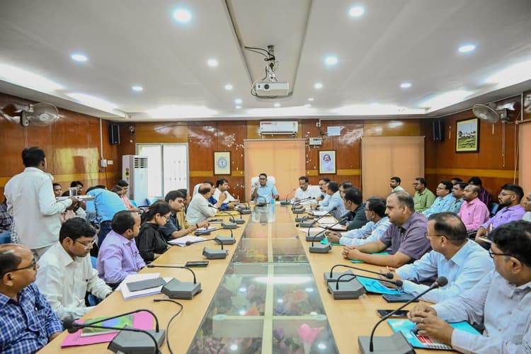 Deoghar news : कदाचार रहित व शांतिपूर्ण परीक्षा संपन्न कराना ही उद्देश्य : उपायुक्त