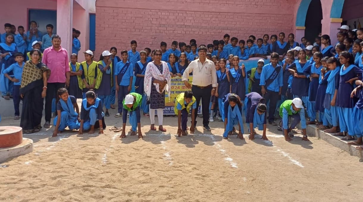 कमवि मनिहारी में खेलकूद प्रतियोगिता का आयोजन