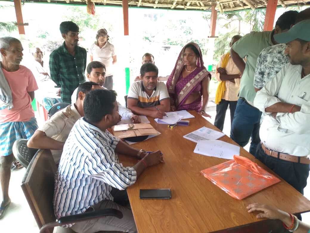 जनता दरबार में तीन मामलों का निष्पादन