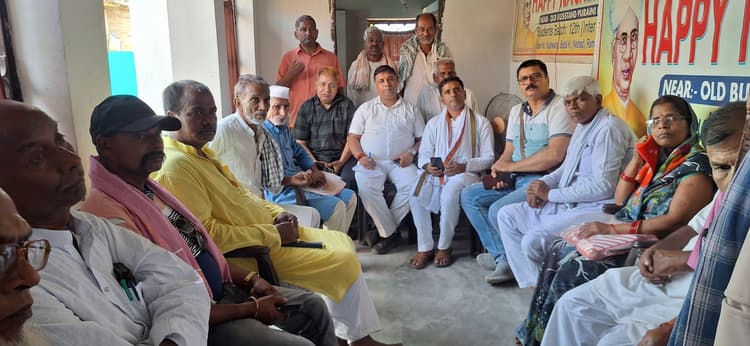 पार्टी झंडा हर घर तिरंगा कार्यक्रम को लेकर कांग्रेस की हुई बैठक