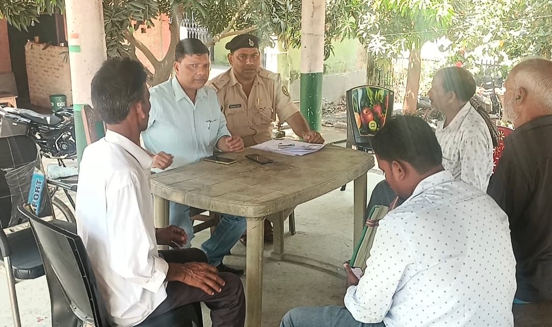 जनता दरबार में एक मामले का निष्पादन