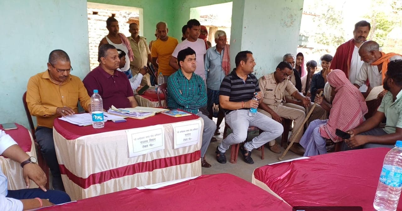 विकास शिविर में विद्यालय बनाये जाने की मांग