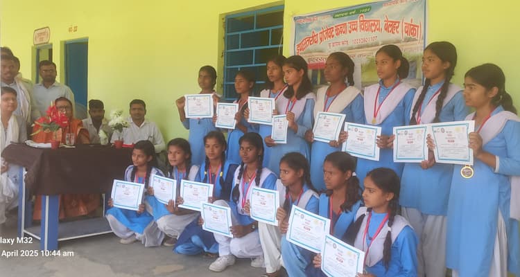 साइकिल रेस में 10वीं की साक्षी प्रथम व रिया द्वितीय
