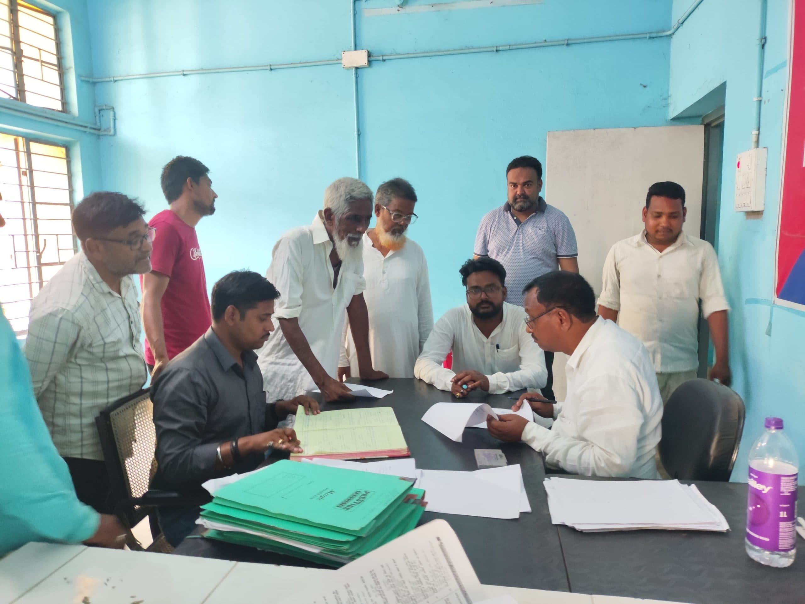 जनता दरबार में लोगों की सुनी गयी फरियाद