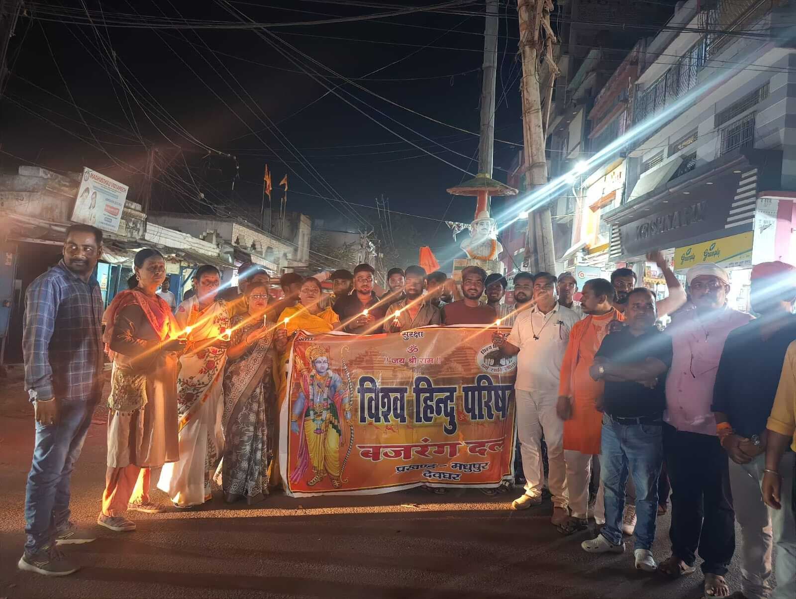 आतंकी हमले में मारे गये शहीदों को दी श्रद्धांजलि