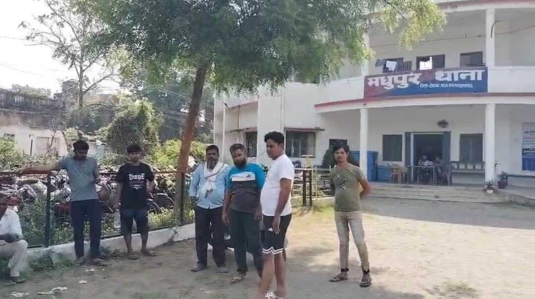 प्रेम-प्रसंग में युवक ने ट्रेन से कटकर दे दी जान