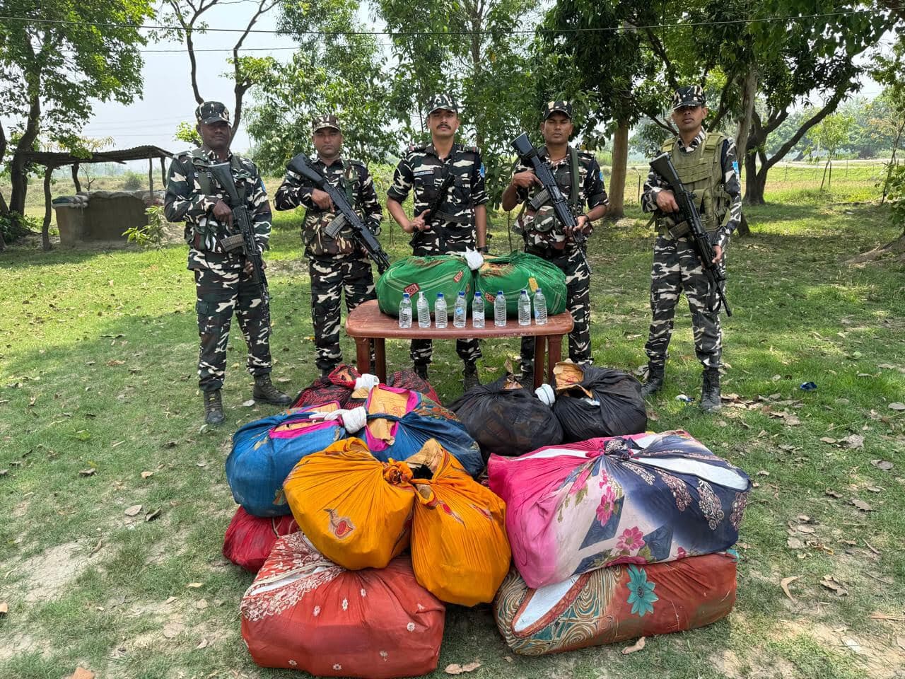 Madhubani News : 1320 बोतल शराब जब्त, तस्कर फरार