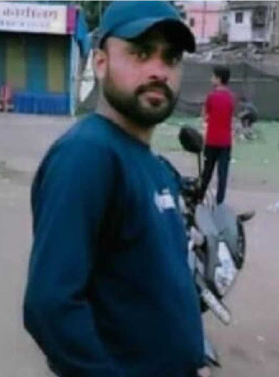 Seraikela News : शादी का सामान लेने सरायकेला आ रहे युवक को वाहन ने रौंदा, मौत