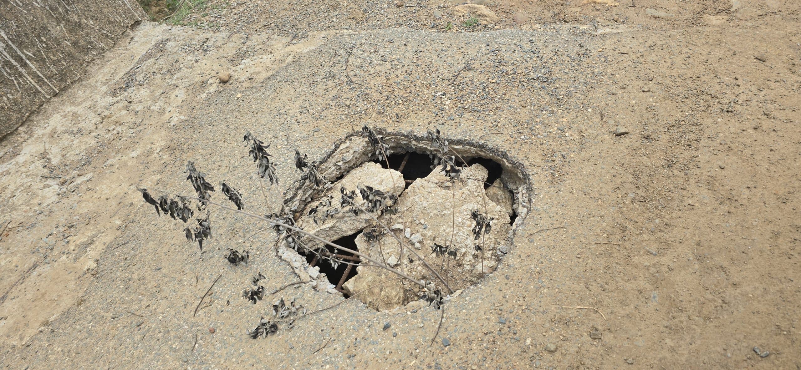 West Singhbhum News : जर्जर सड़कों ने बढ़ायी सिमिदीरी पंचायत की मुश्किलें, ग्रामीण नाराज