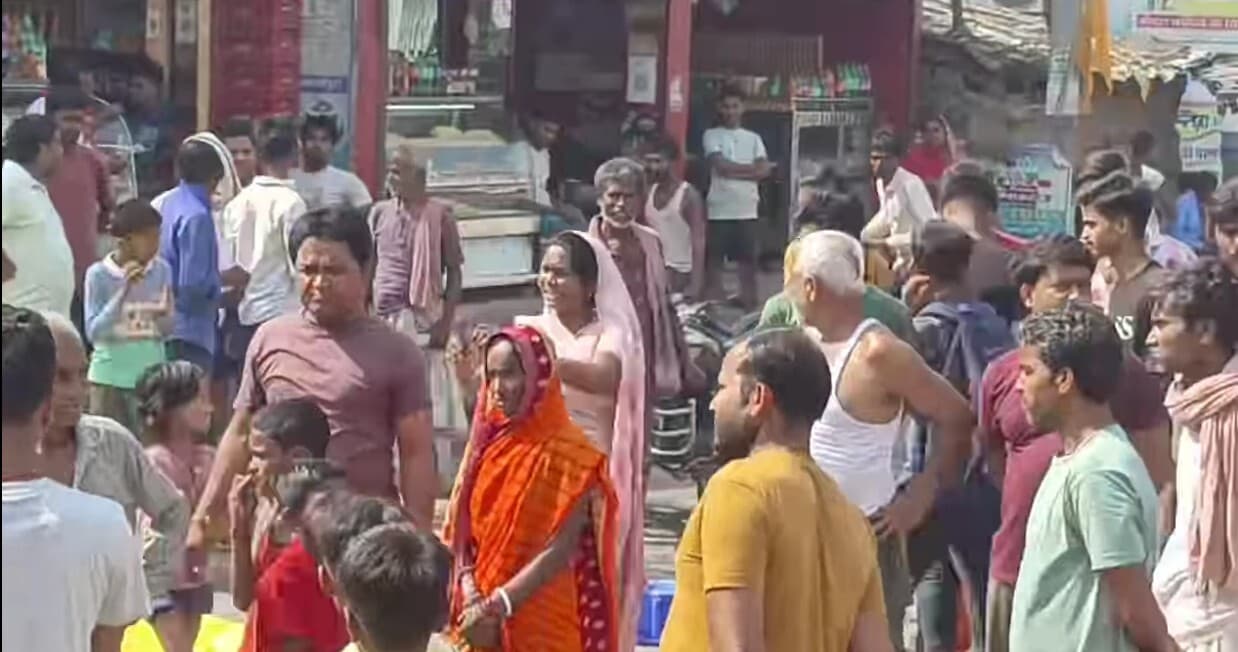Water crisis in Samastipur:पानी को लेकर फूटा लोगों का गुस्सा, किया चौराहा जाम