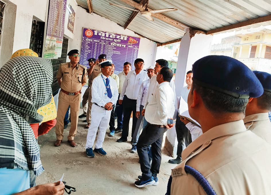 डीआरएम ने बिहिया रेलवे स्टेशन का किया निरीक्षण