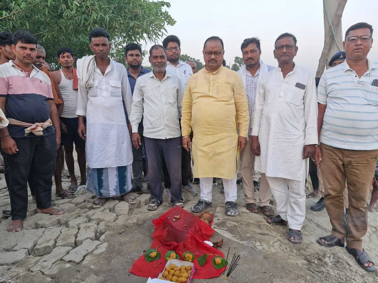 Bhagalpur news कोसी नदी किनारे कटाव निरोधी कार्य का विधायक किया शुभारंभ