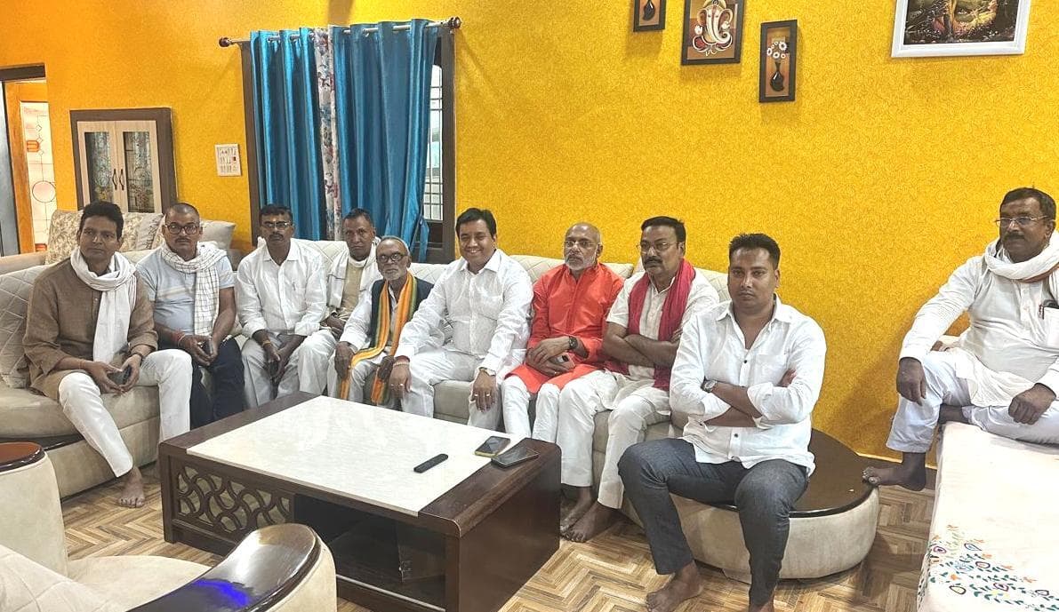 भाजपा नेताओं ने सुनी पीएम के मन की बात