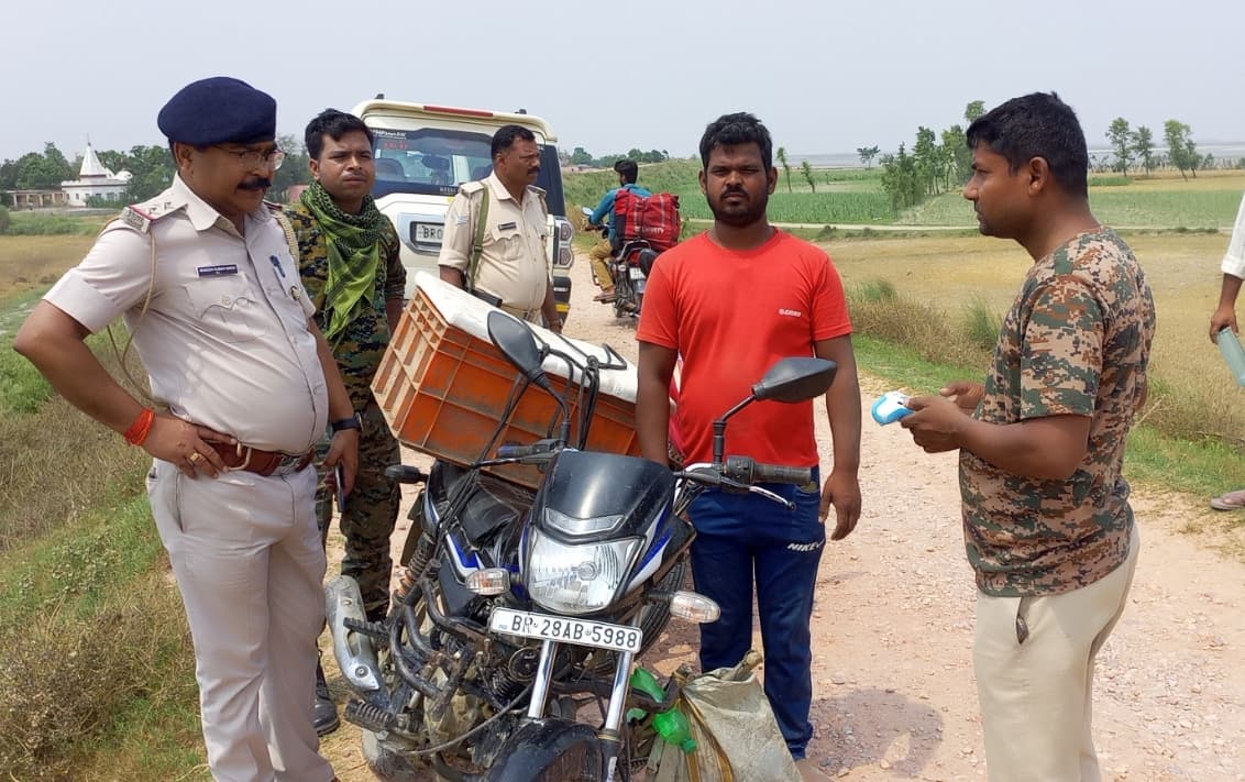 बॉर्डर के चेकपोस्टों पर ली गयी सघन तलाशी, आठ हजार का वसूला गया जुर्माना