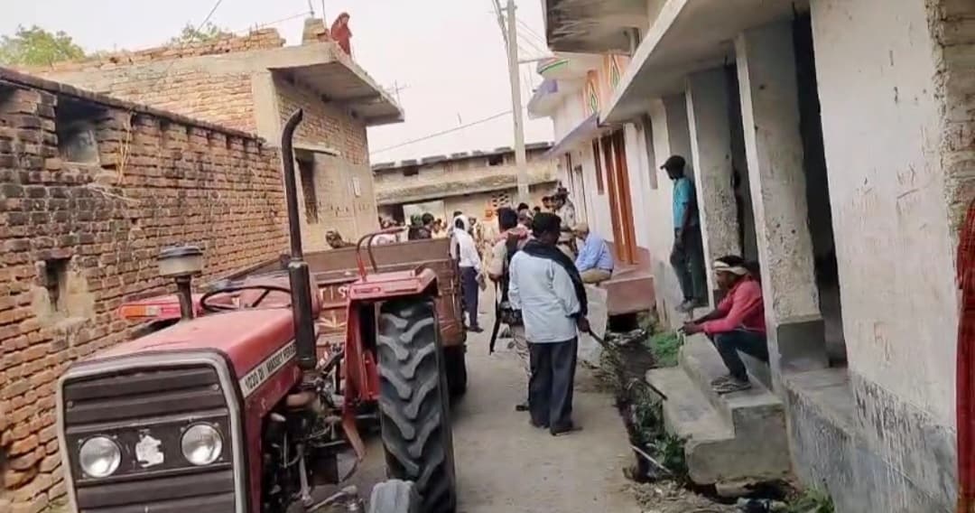 गोरकट्टी गांव में अतिक्रमण हटाने पहुंची प्रशासनिक टीम से दुर्व्यवहार व गाली-गलौज