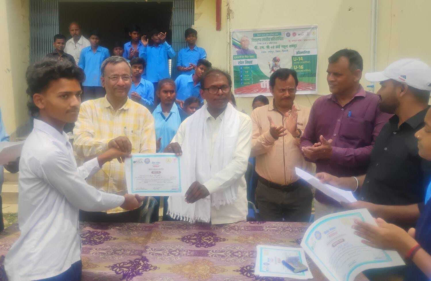 hajipur news. वॉलीबॉल में सचिन व करण और दौड़ में प्रीति ने किया बेहतर प्रदर्शन