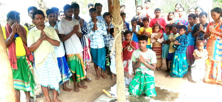 मांझी थान में ऊपरबहाल के लोग करेंगे साप्ताहिक बोंगा बुरु पूजा