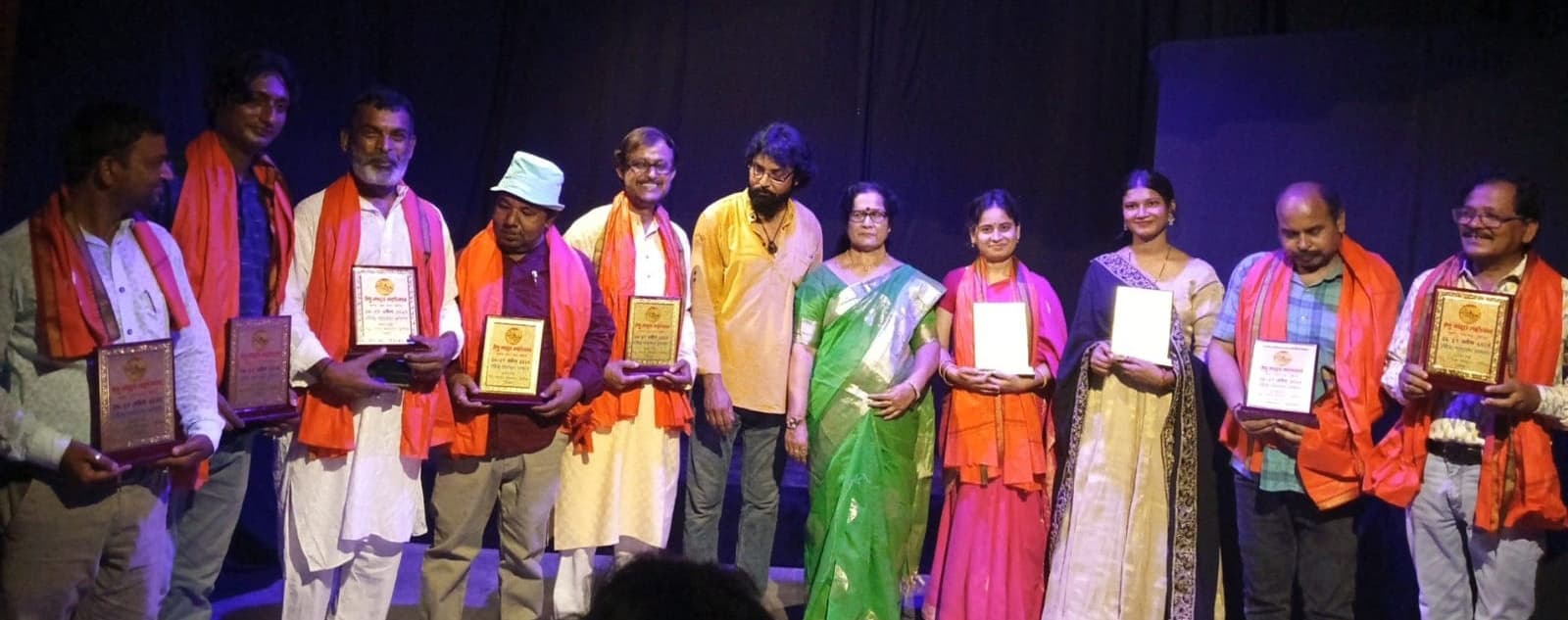 नाट्य महोत्सव के पहले दिन ‘गार्ड साहब’ व ‘महाअष्टमी’की प्रस्तुति