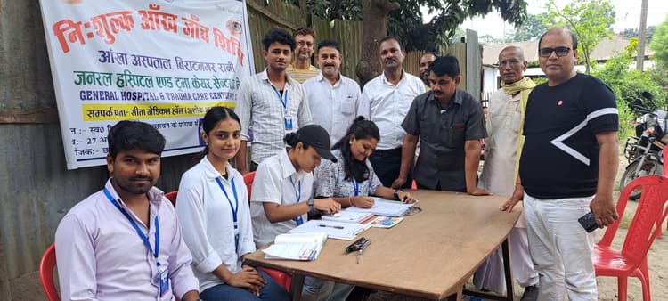 नि:शुल्क शिविर में 60 से अधिक मरीजों की हुई आंखों की जांच