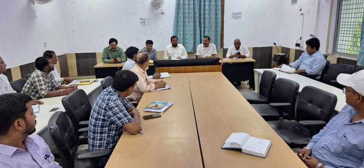 पौधरोपण अभियान में लायें और तेजी