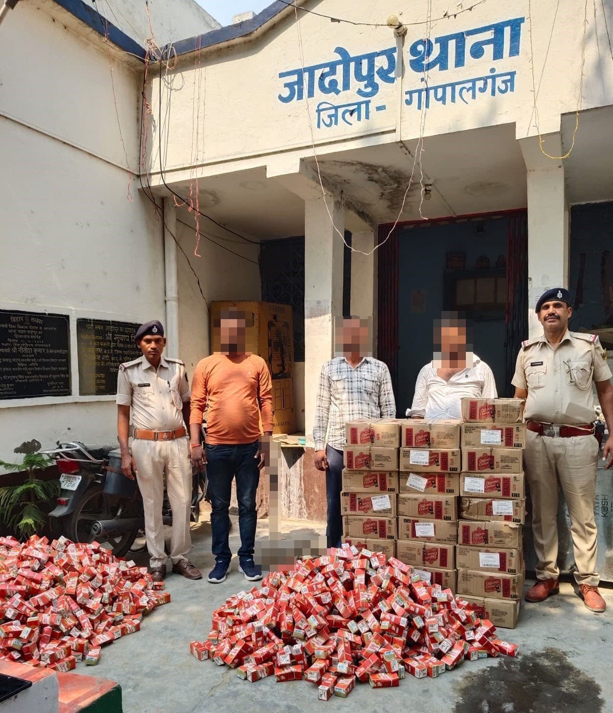 शराब की खेप के साथ धराये चंपारण और समस्तीपुर के तस्कर, कार जब्त, पुलिस ने विभिन्न थाना क्षेत्रों में वाहन जांच के दौरान की कार्रवाई