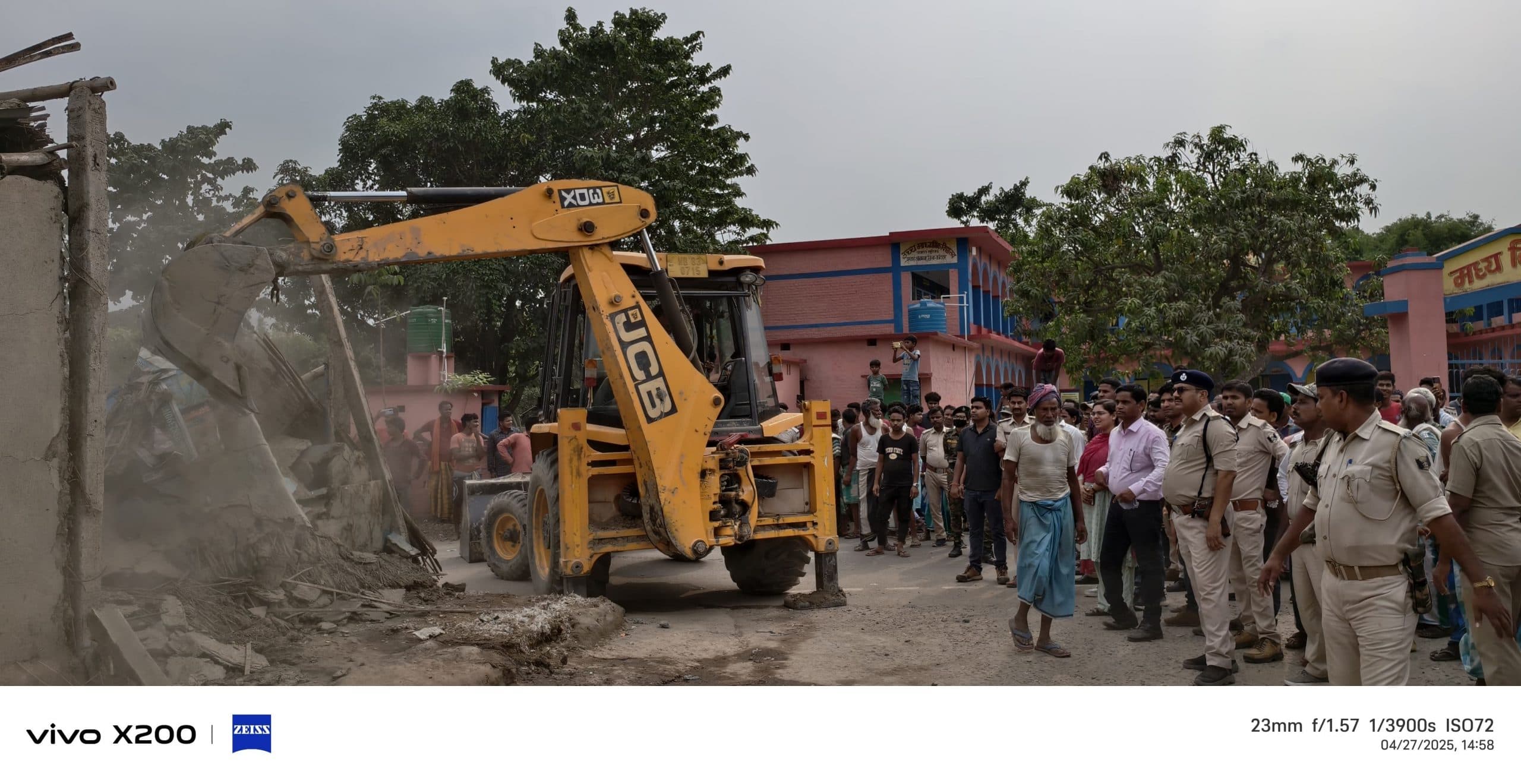 आजमनगर में सीओ के नेतृत्व में चलाया गया अतिक्रमण मुक्त अभियान