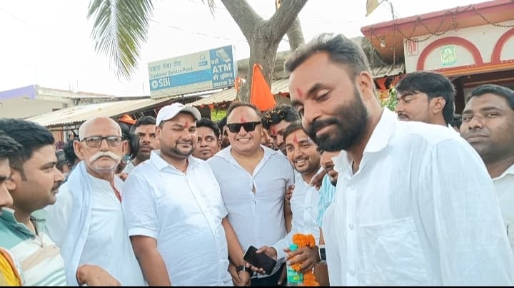 हिंद सेना प्रमुख ने लोगों से किया जनसंपर्क