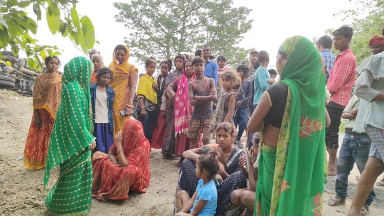 चौथम में बालू लोड अनियंत्रित ट्रक ने दंपत्ती को रौंदा, मौत