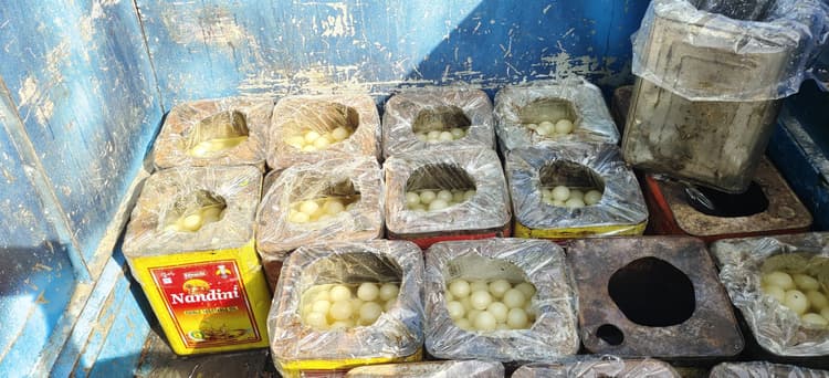 मिठाई के नाम पर लोग खा रहे मीठा जहर