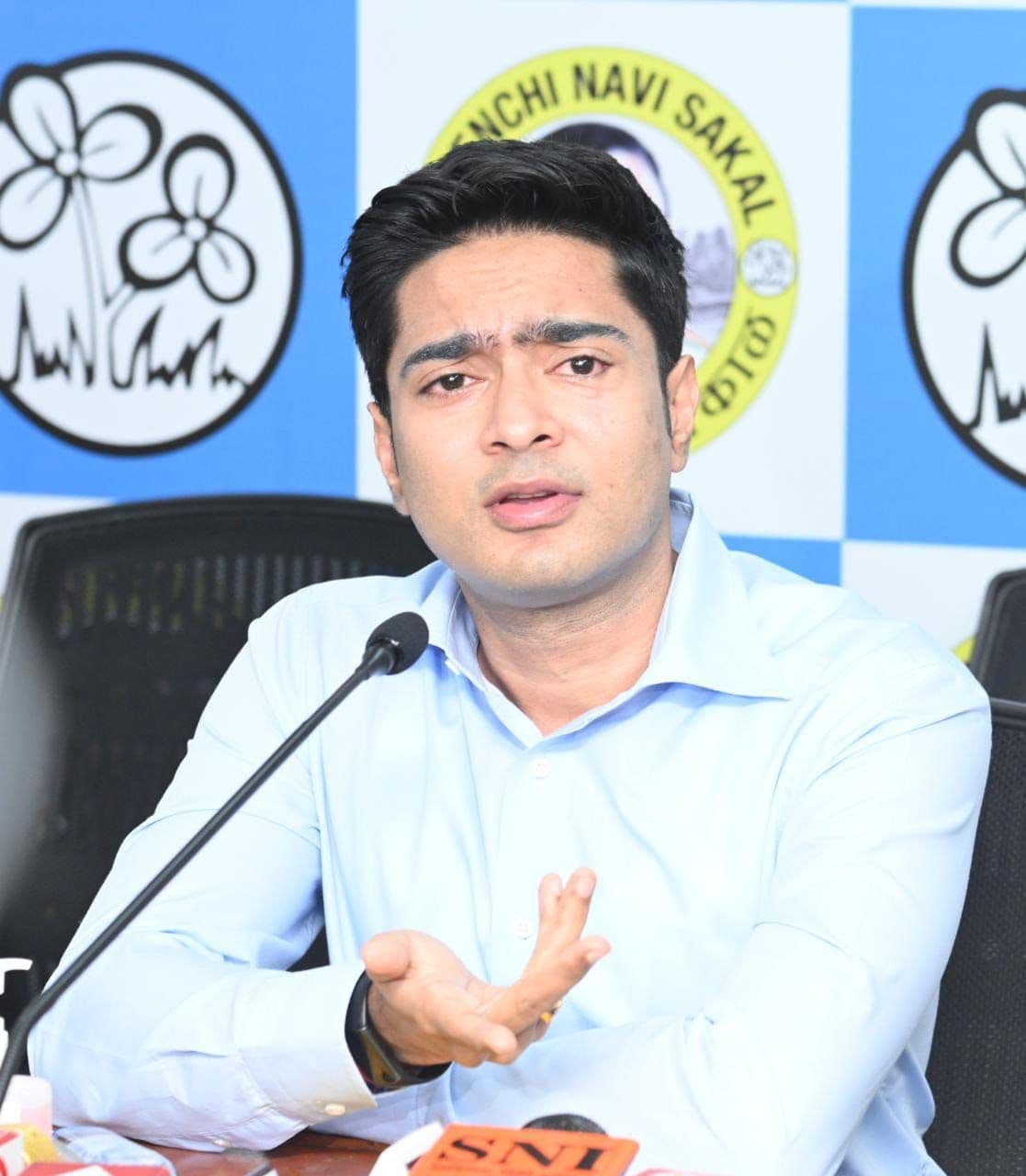 अब पाकिस्तान को सबक सिखाने व पीओके वापस लेने का समय आ गया है : अभिषेक