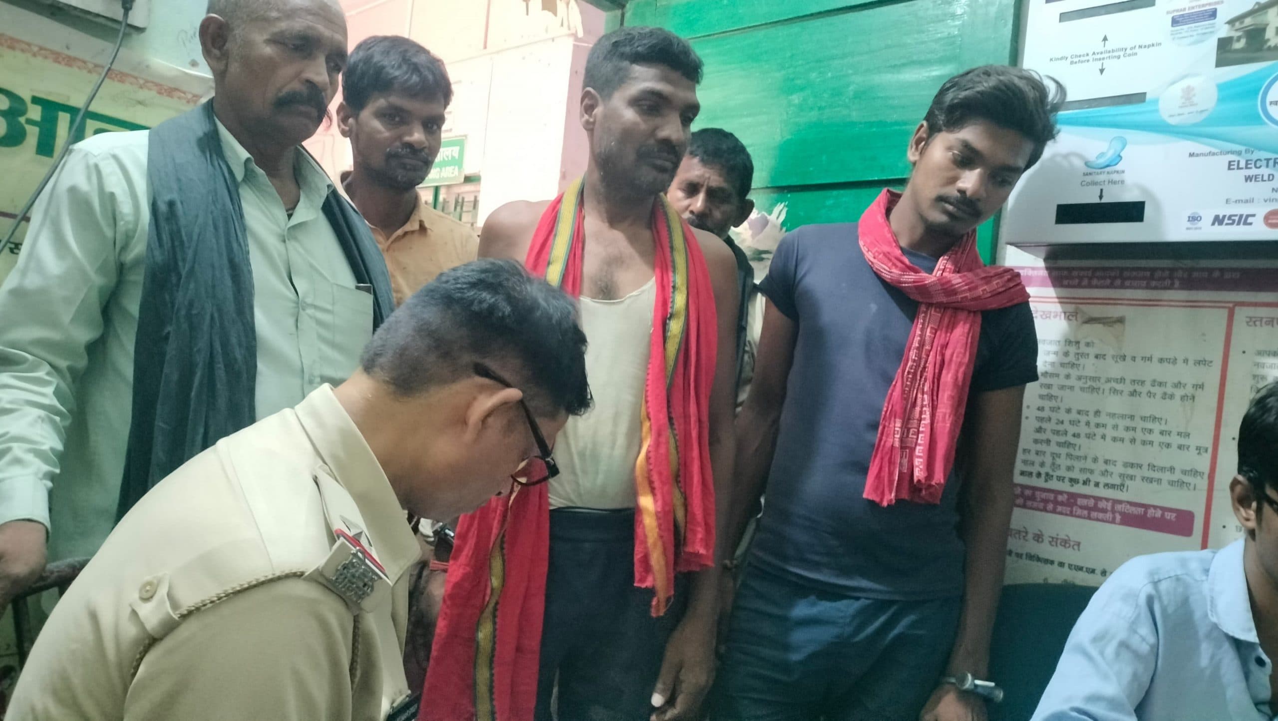 चौकीदार पर शराबियों ने किया जानलेवा हमला