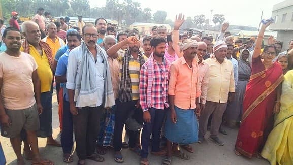 गांधीग्राम में अंडर पास सड़क को लेकर डीबीएल कंपनी का कार्य किया बाधित