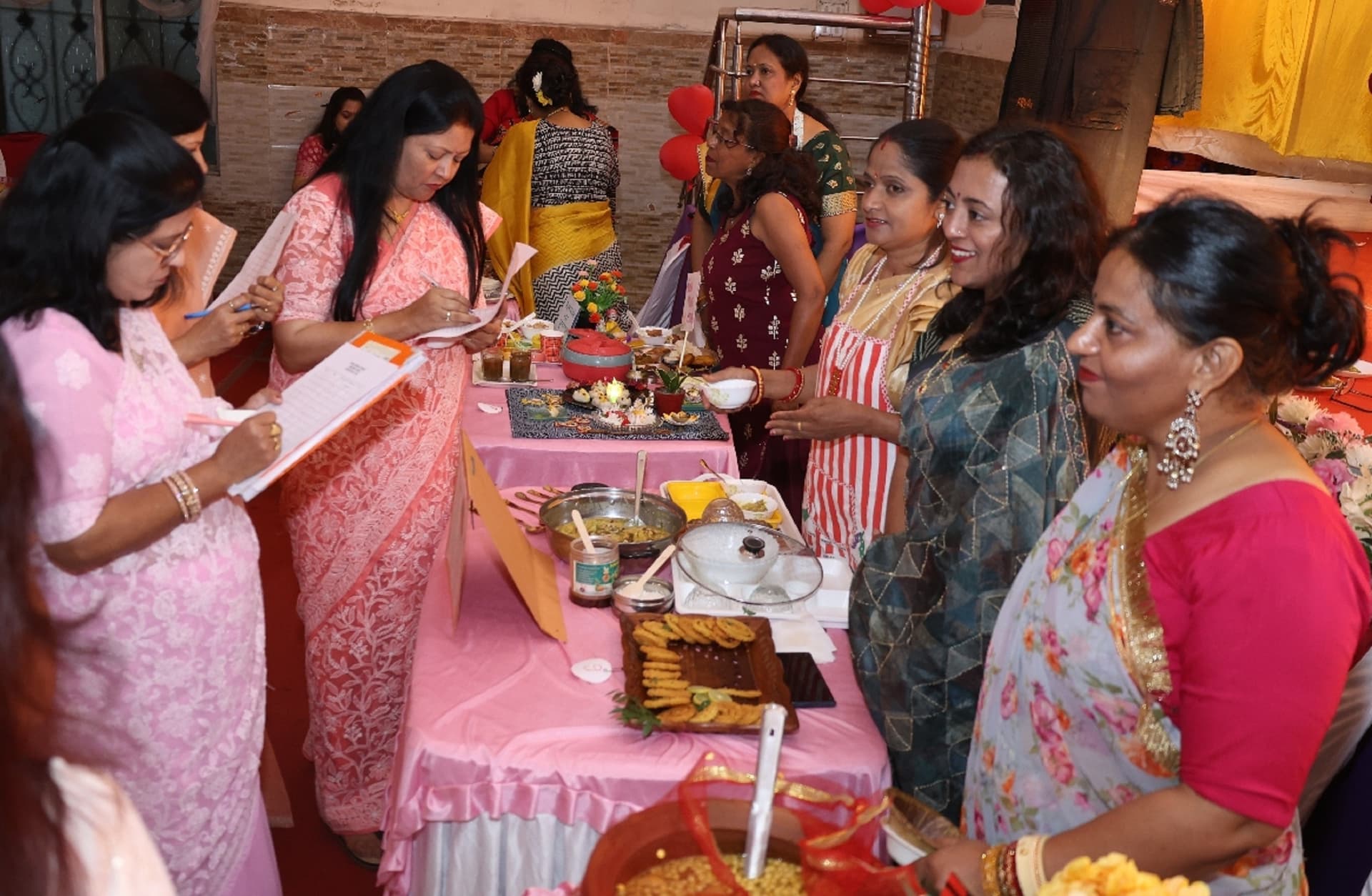 Bokaro News : महिलाओं को आत्मनिर्भर बना रही है समिति : अनीता तिवारी