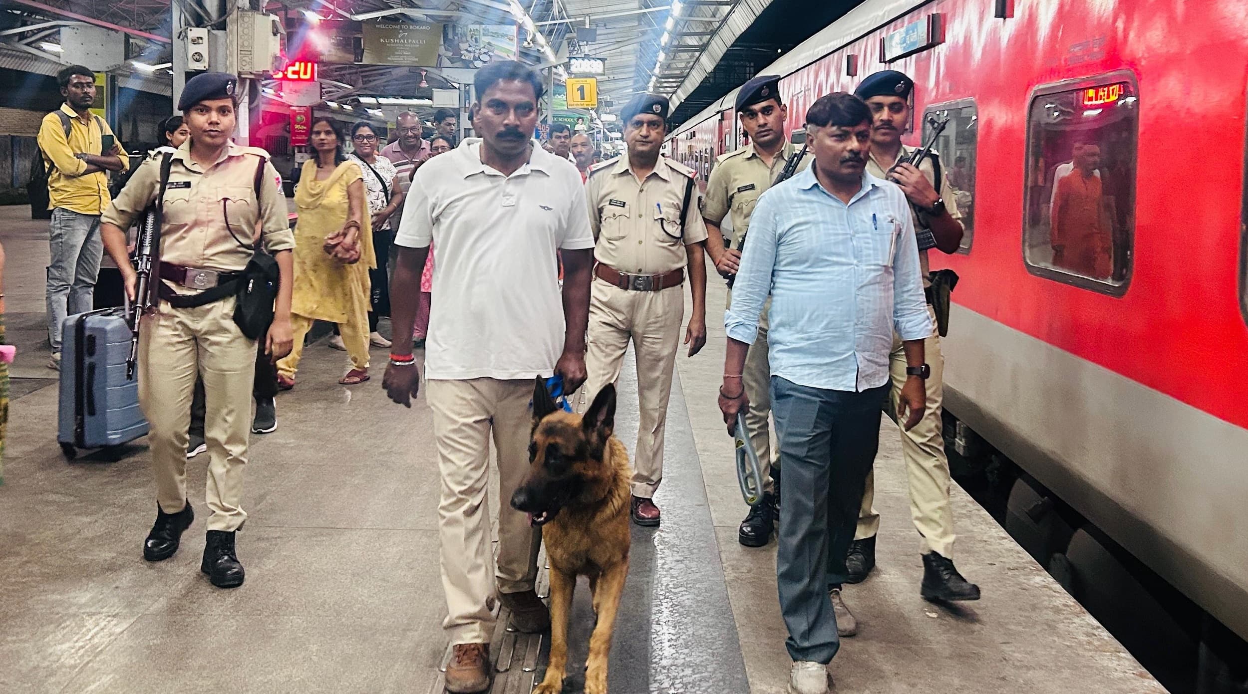 Bokaro News : पहलगाम में आतंकी हमले के बाद बढ़ी बोकारो रेलवे स्टेशन की सुरक्षा