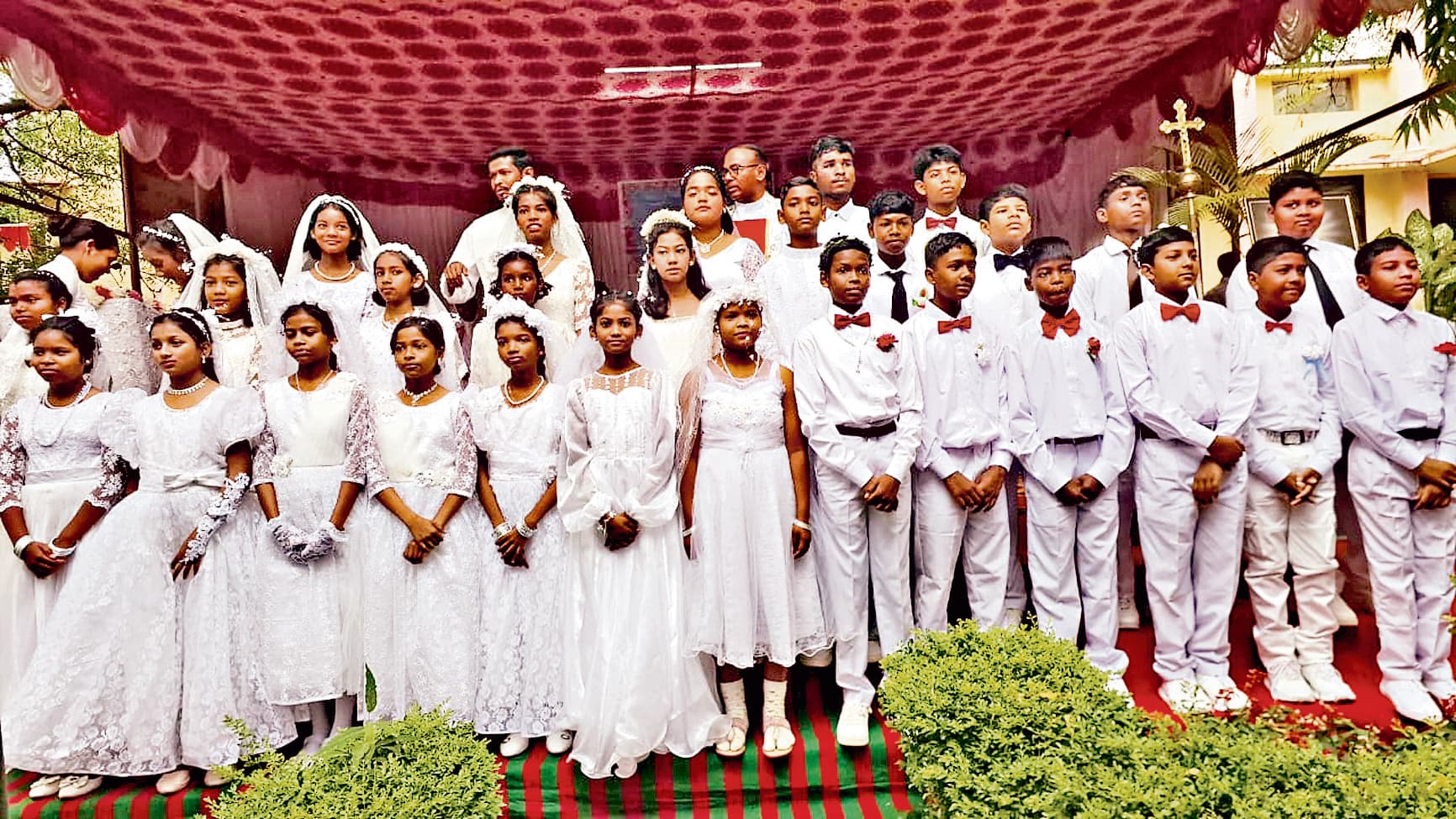 ranchi news : संत मरिया महागिरजाघर में 127 बालक-बालिकाओं का परम प्रसाद संस्कार