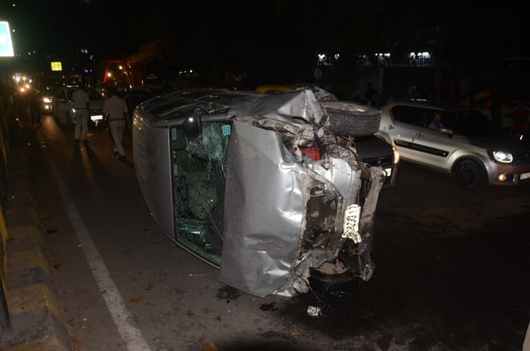 Patna News : इनोवा कार चला रहे कारोबारी के बेटे ने कई गाड़ियों में मारी टक्कर, नौ लोग जख्मी