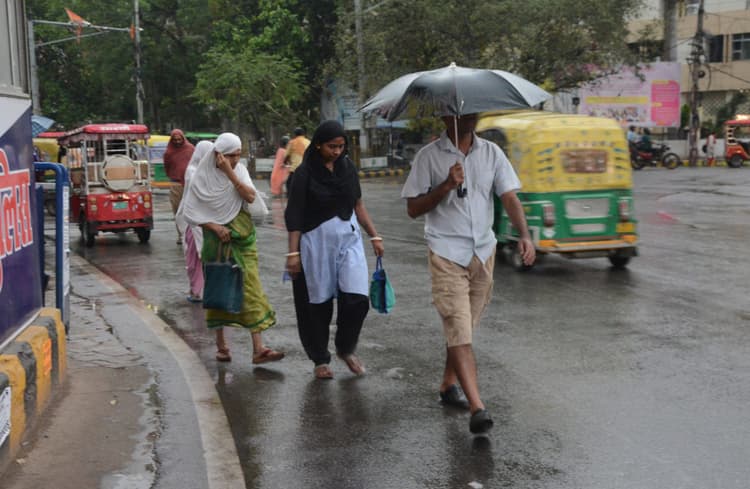 Patna News : 33 किमी की रफ्तार से चलीं तेज हवाएं, 4.6 एमएम बरसा पानी