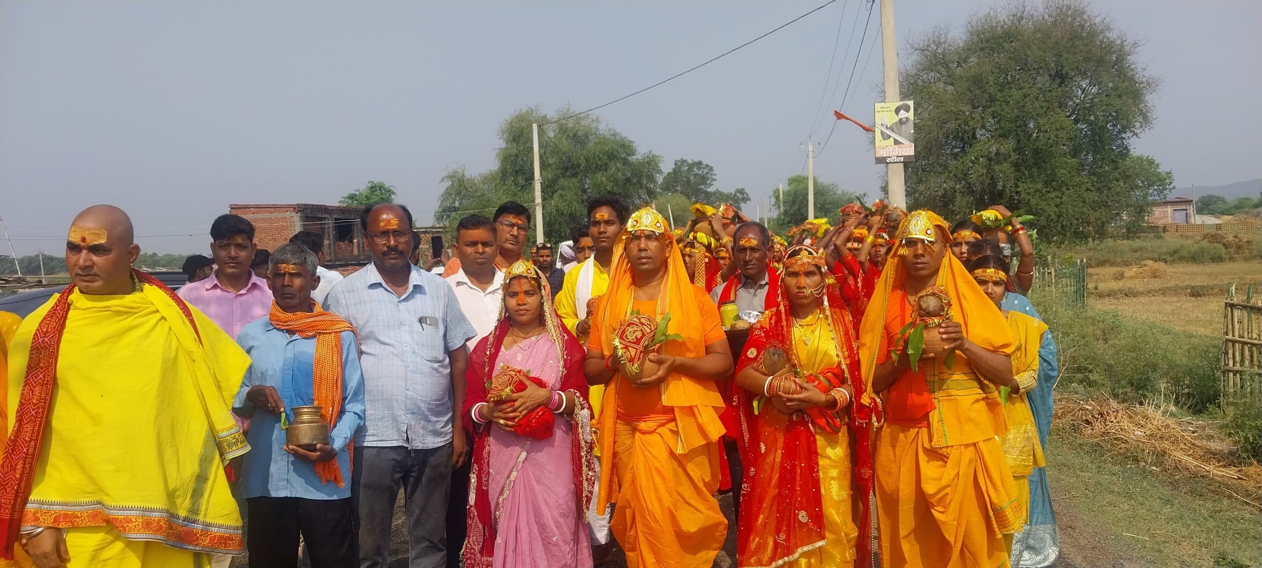 हनुमान मूर्ति की प्राणप्रतिष्ठा के लिए निकाली शोभायात्रा