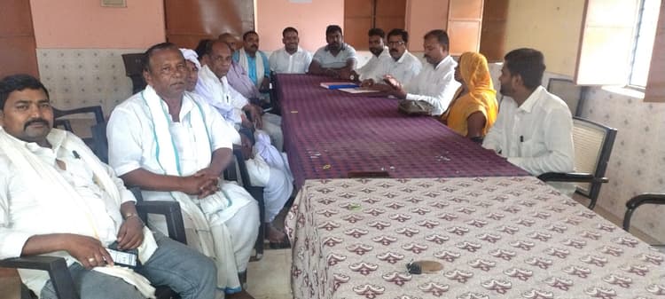 Motihari: मनमानी रवैया के विरुद्ध पांच मई को होगा धरना प्रदर्शन : मुखिया संघ