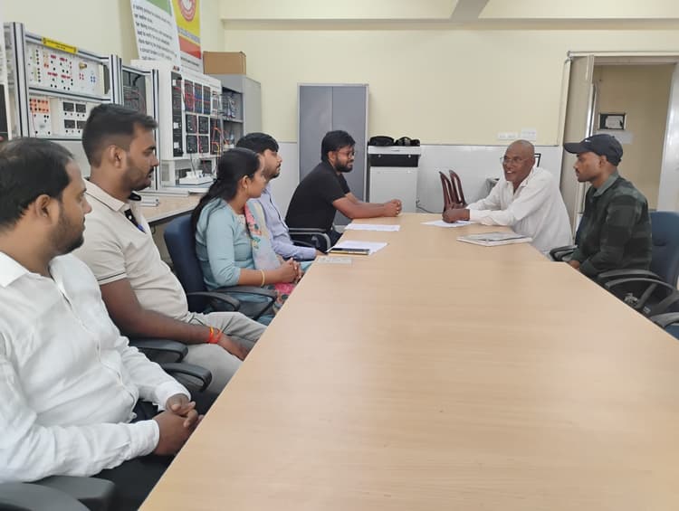 सुपौल कॉलेज ऑफ इंजीनियरिंग में पैरेंट-फैकल्टी मीट का सफल आयोजन