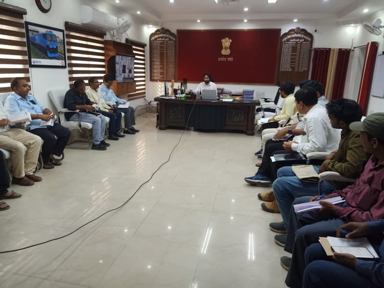 जिला खनन टास्क फोर्स की हुई समीक्षा बैठक