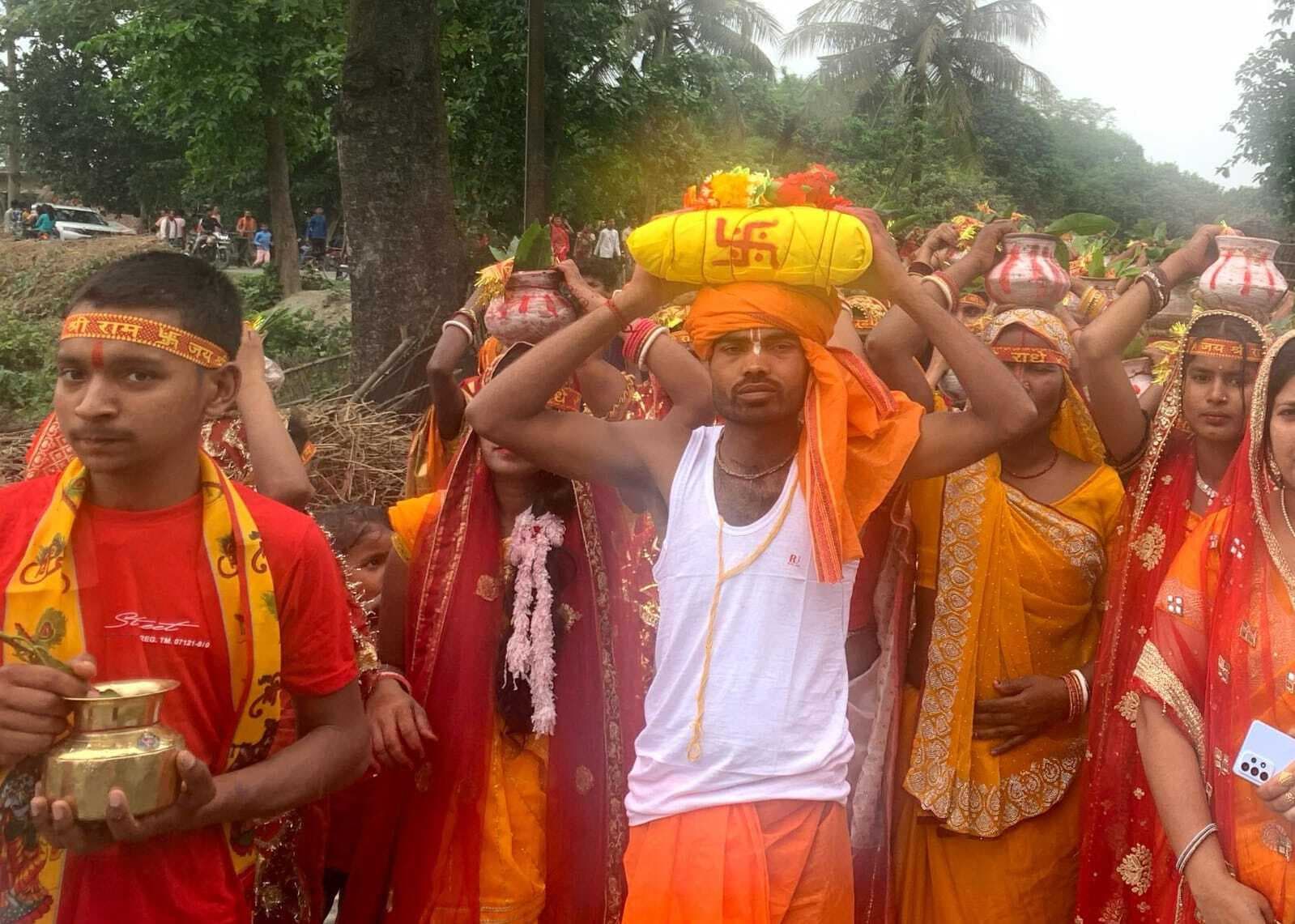 भागवत कथा को लेकर 251 कन्याओं ने निकाली गयी कलश शोभायात्रा