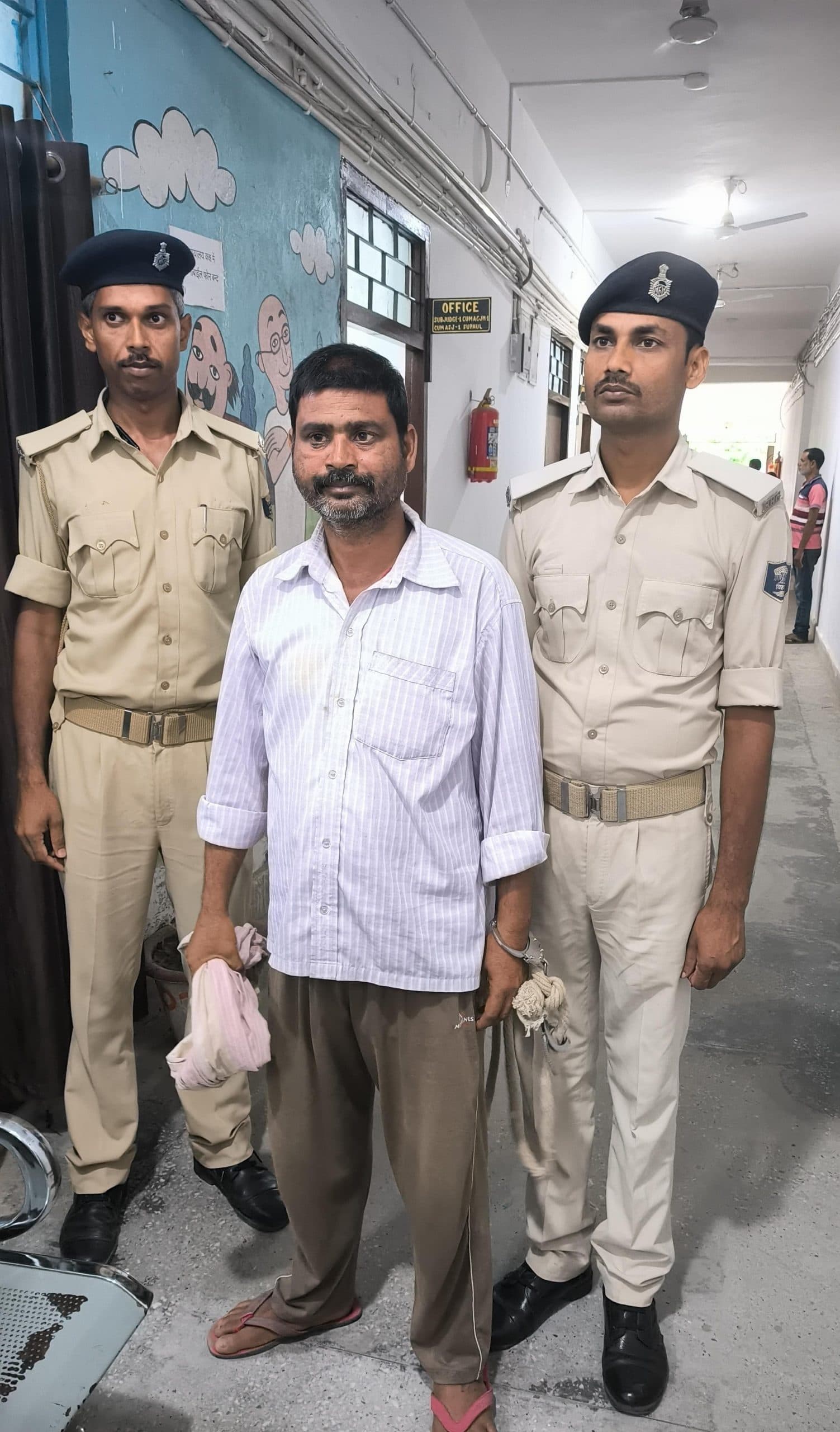 नाबालिग से छेड़छाड़ मामले में अभियुक्त को चार वर्ष का सश्रम कारावास व अर्थदण्ड की सजा