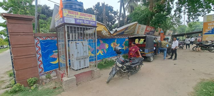 नपं के लगाये गये ठंडा जल आरओ हुआ खराब