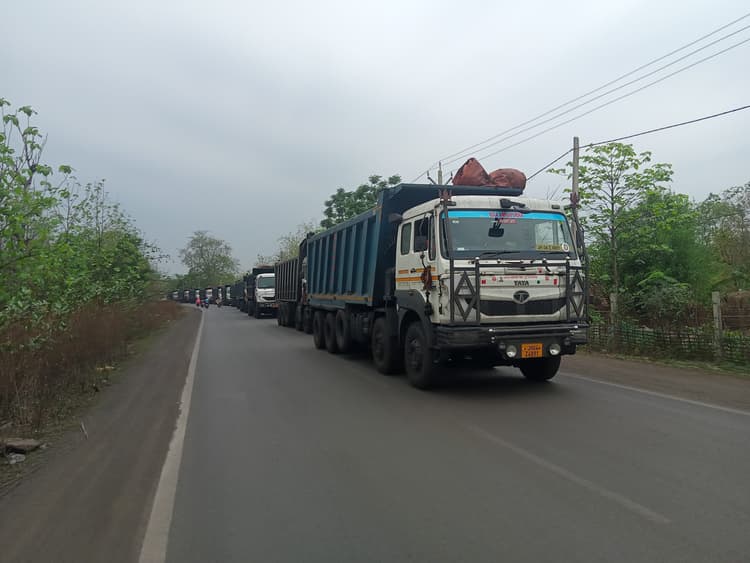गोविंदपुर-साहिबगंज स्टेट हाइवे पर लगा जाम
